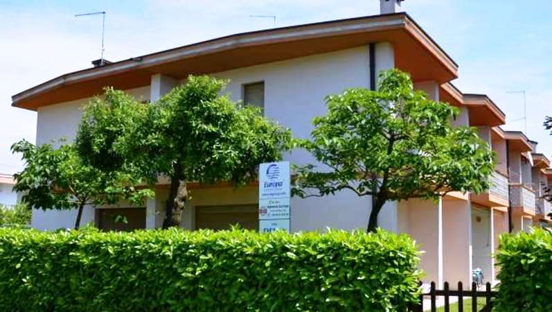 Villa DELSA***