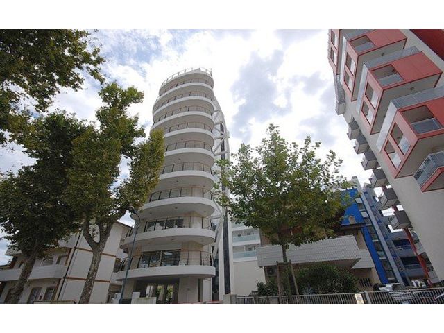 Residence TORRE JUMEIRA *****